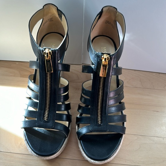 Brand new Michael Kors sandals - Picture 1 of 4